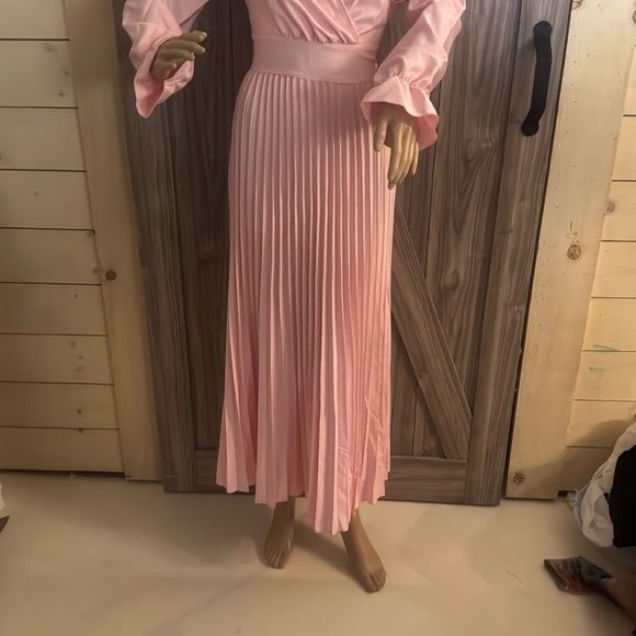 Elegant Pink Wrap Dress - Picture 2 of 2